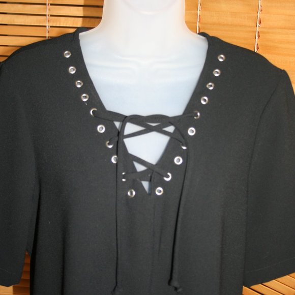 Karen Kane Black Dress w/Drop V Neck with Eyelets and Lace Up Size M - Picture 6 of 10